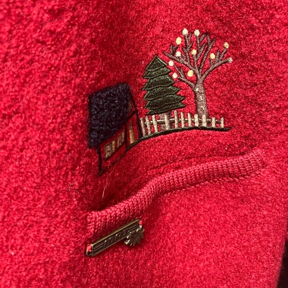 D’allairds Vintage Red Wool Vest with embroidery details - Picture 3 of 5